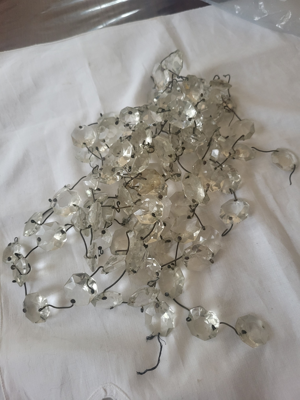Vtg Chandelier Crystal glass LOT Parts Tear Drop Prism chain (50 prisms)